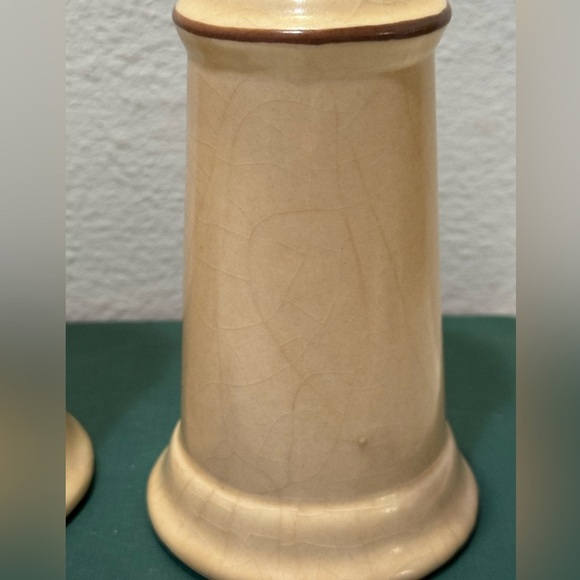 Vintage Pfaltzgraff Salt and Pepper Shakers Village Pattern - Picture 6 of 10